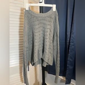 Cozy Gray Basic Sweater, Size L